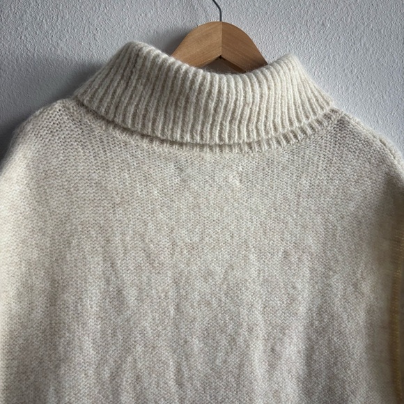 LOFT Chunky Wool Blend Cream Cable Knit Sleeveless Soft Sweater Vest Size Large - Picture 10 of 13